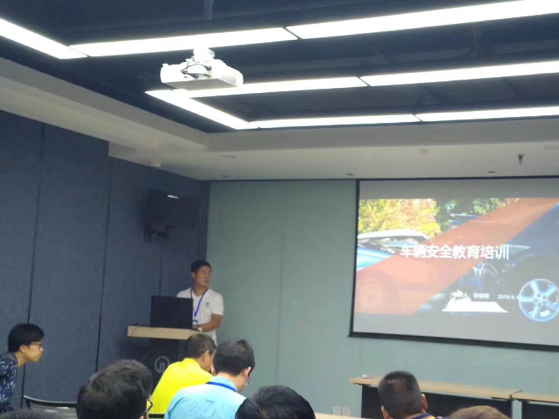 宏業(yè)建設舉行司機交通安全知識培訓